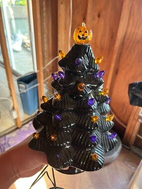 MR. HALLOWEEN HAUNTED TREE BLACK HALLOWEEN LARGE TREE